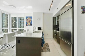 55 SE 6th St, Unit 3102 in Miami, FL - Foto de edificio - Building Photo