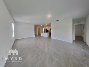 6985 Shelby Lynn Way in Zephyrhills, FL - Building Photo - Building Photo