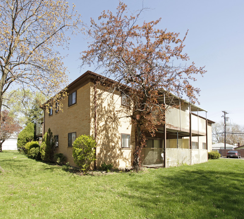 Amber's Leafdale Apartments in Royal Oak, MI - Foto de edificio