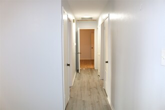 7 Manning Ln in Madisonville, TX - Building Photo - Building Photo