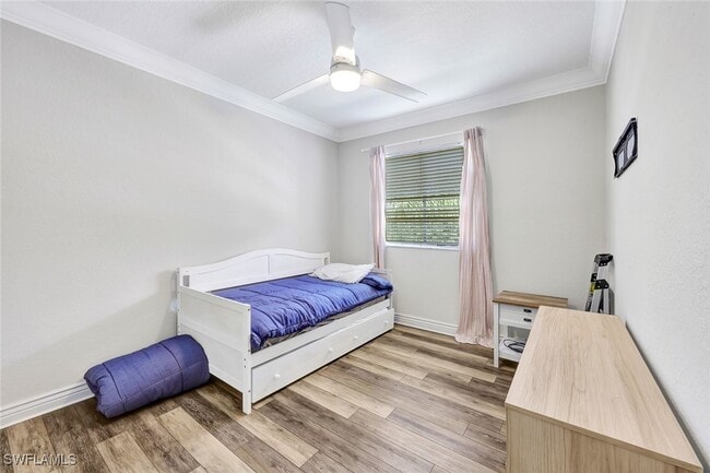 property at 1949 Par Dr