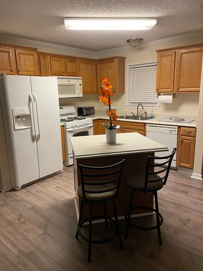 property at 4416 Dreux Ave