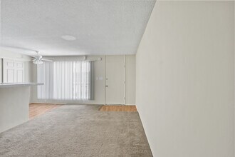 909 N. Wilmington Blvd. in Wilmington, CA - Building Photo - Building Photo