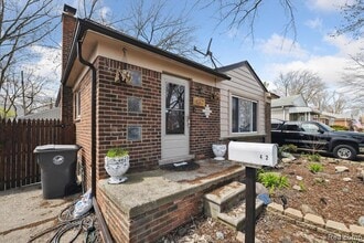 452 Sunningdale Dr in Inkster, MI - Building Photo - Building Photo
