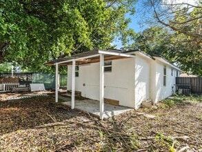 1829 NW 62nd Terrace in Miami, FL - Foto de edificio - Building Photo