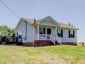 1796 Carneal Ln in Oak Grove, KY - Building Photo