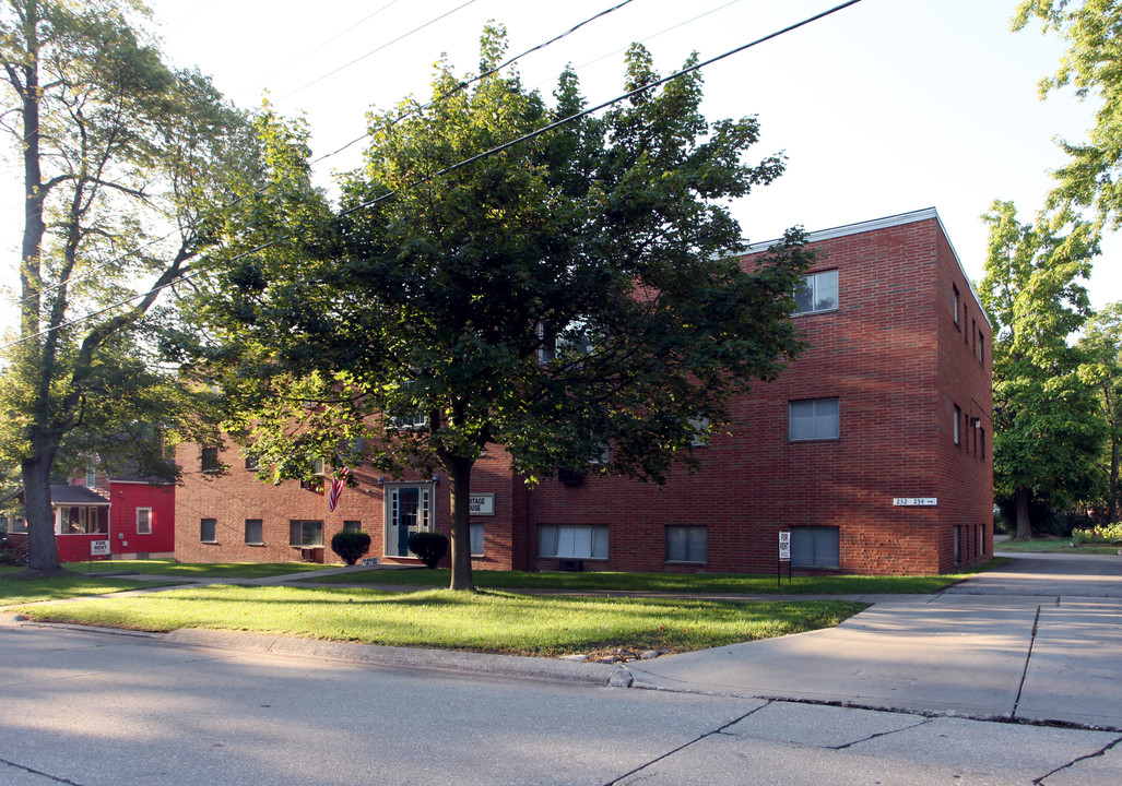 Heritage House in Medina, OH - Building Photo