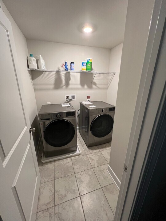 15540 Smoke Box Way in Woodbridge, VA - Building Photo
