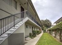 12809 Oak St in Whittier, CA - Foto de edificio - Building Photo