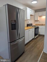 306 Columbia Blvd in Cherry Hill Township, NJ - Building Photo