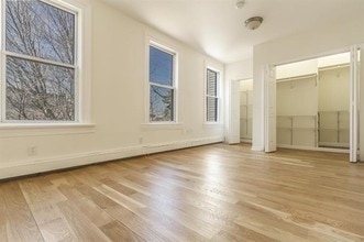 67 Chestnut Ave in Jersey City, NJ - Building Photo - Interior Photo