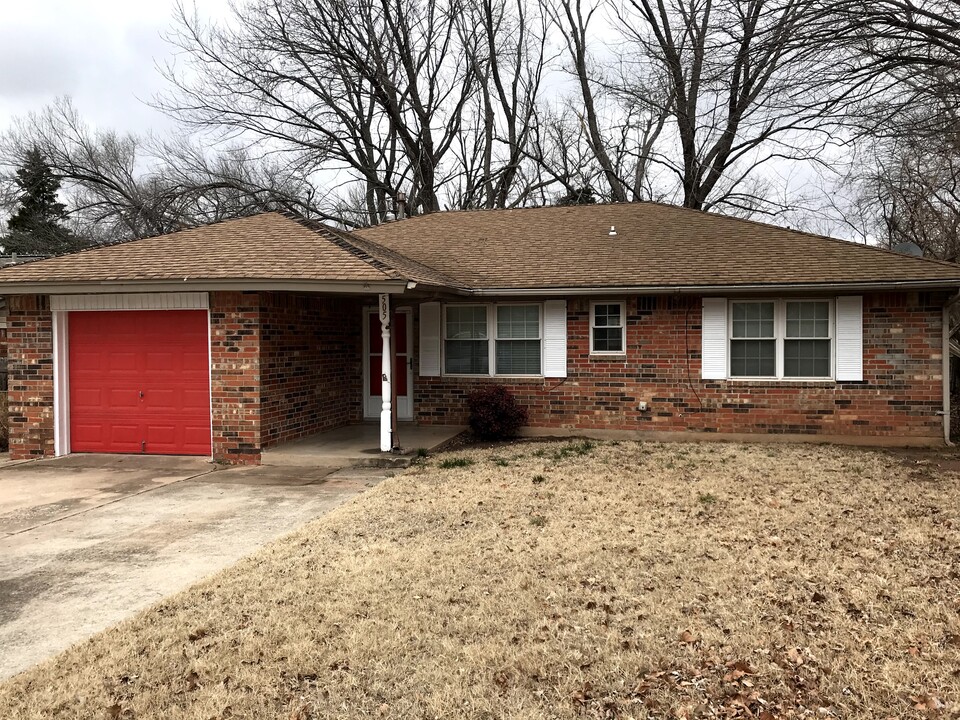 505 Noble Dr in Noble, OK - Building Photo