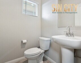 1172 Strigose Ave in North Las Vegas, NV - Building Photo - Building Photo