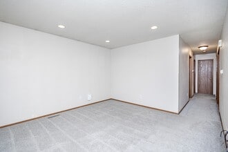 507 4th St NW in Altoona, IA - Building Photo - Building Photo