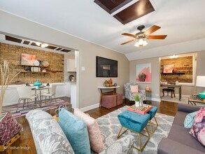 1748 W Granville Ave-Unit -G in Chicago, IL - Building Photo - Building Photo