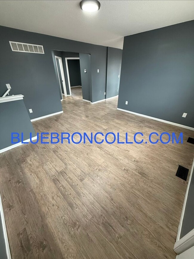 101 SE Summit Ave in Lee's Summit, MO - Building Photo - Building Photo