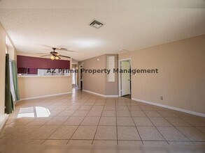7040 W Olive Ave in Peoria, AZ - Building Photo - Building Photo