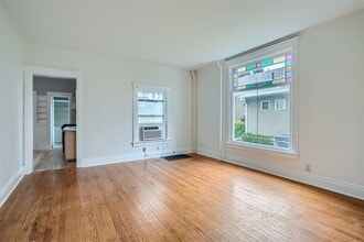 323 3rd St in Libertyville, IL - Building Photo - Building Photo