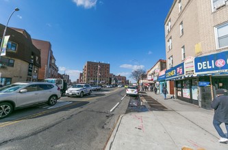7609 Broadway in Elmhurst, NY - Building Photo - Building Photo