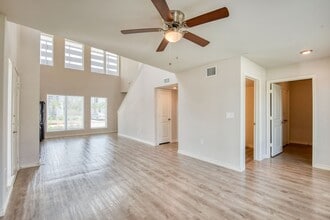 Miramonte in Stafford, TX - Building Photo - Building Photo