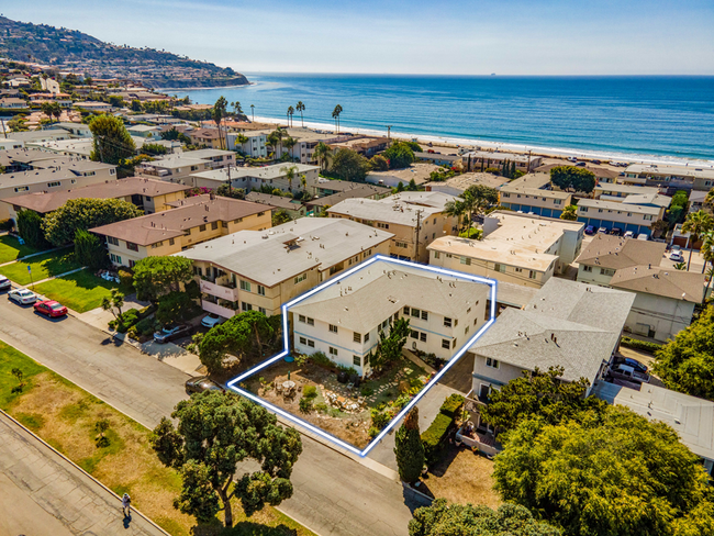 313 Calle Miramar in Redondo Beach, CA - Building Photo - Building Photo