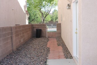 5740 Sunken River Trail in Las Vegas, NV - Building Photo - Building Photo