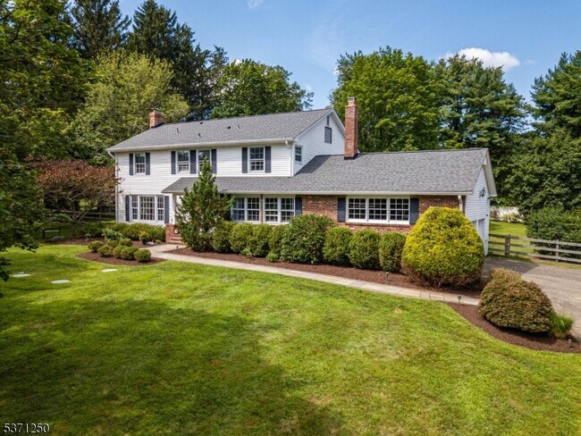13 Cherry Ln in Mendham, NJ - Building Photo - Building Photo