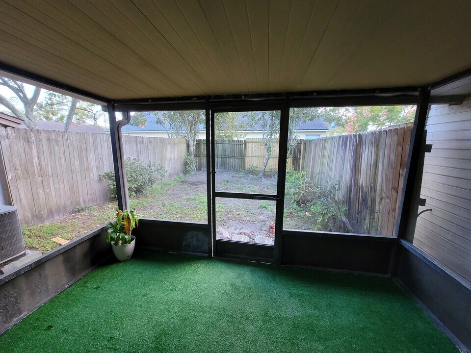 5544 Cabot Dr N in Jacksonville, FL - Building Photo
