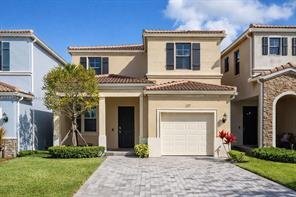 829 NE 191st St in Miami, FL - Building Photo