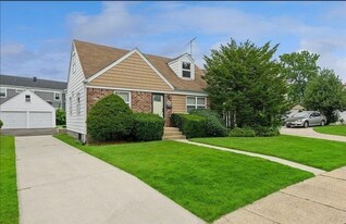 551 Emerson St in Uniondale, NY - Building Photo