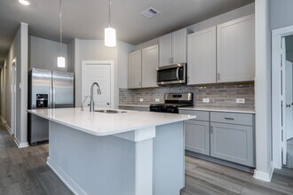 17877 Stone Ter Ct in Montgomery, TX - Building Photo - Building Photo