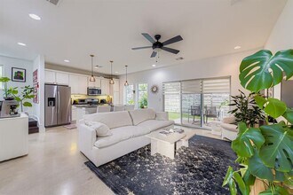 1213 Eleanor St in Austin, TX - Building Photo - Building Photo