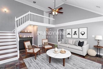 8606 Dena Cove W in Cordova, TN - Foto de edificio - Building Photo