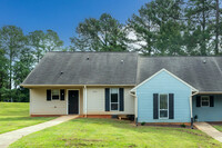 Hunters Run Apartment Homes in Raleigh, NC - Building Photo - Building Photo