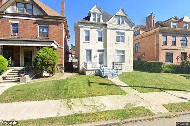 307 S Negley Ave, Unit 1 in Pittsburgh, PA - Building Photo - Building Photo