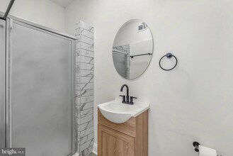 306 Mifflin St in Philadelphia, PA - Building Photo - Building Photo