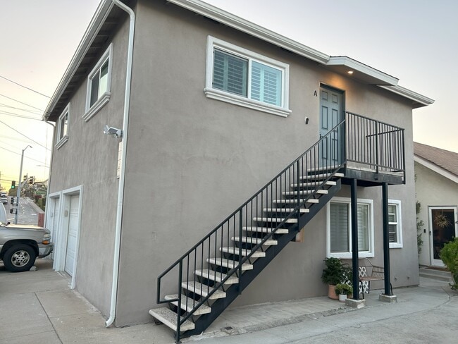 1705 Grant Ave, Unit A in Redondo Beach, CA - Foto de edificio - Building Photo