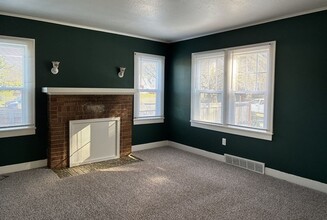 1385 18th St NE in Salem, OR - Building Photo - Building Photo