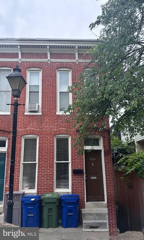 property at 306 Penn St