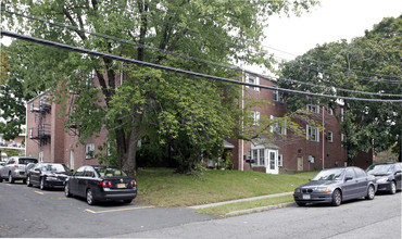 45 S Madison Ave in Spring Valley, NY - Foto de edificio - Building Photo