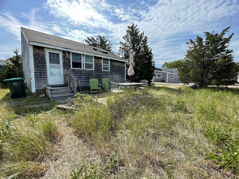 28 Brighton St in Marshfield, MA - Building Photo