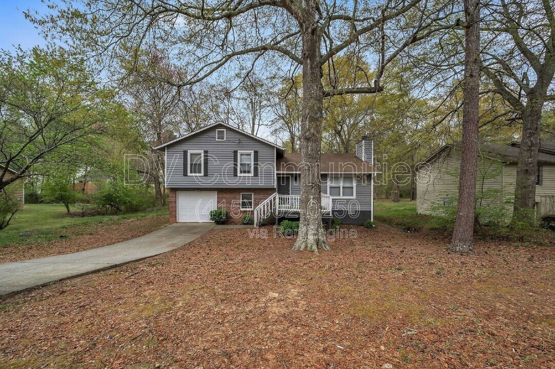 9173 Raven Dr in Jonesboro, GA - Building Photo