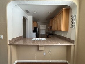 2860 Tourbrook Way in Sacramento, CA - Foto de edificio - Building Photo
