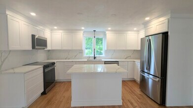 23 Allen St in Lexington, MA - Building Photo - Building Photo