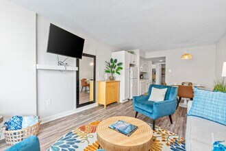 7000 N Ocean Blvd in Myrtle Beach, SC - Foto de edificio - Building Photo