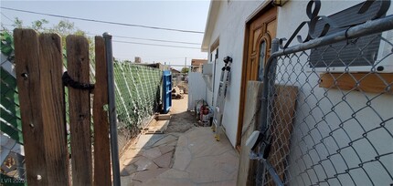 2532 N Arrowhead St in North Las Vegas, NV - Building Photo - Building Photo