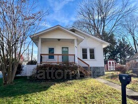 90 Fairfax Ave in Asheville, NC - Building Photo