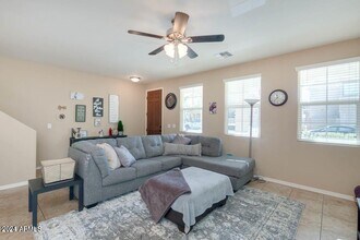 4050 E Oakland St in Gilbert, AZ - Building Photo - Building Photo
