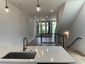 428 SW B St in Bentonville, AR - Foto de edificio - Building Photo