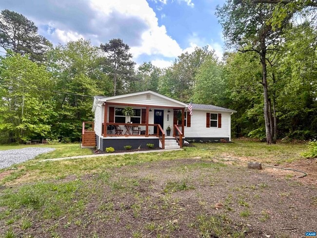 6607 Jefferson Mill Rd in Scottsville, VA - Foto de edificio - Building Photo